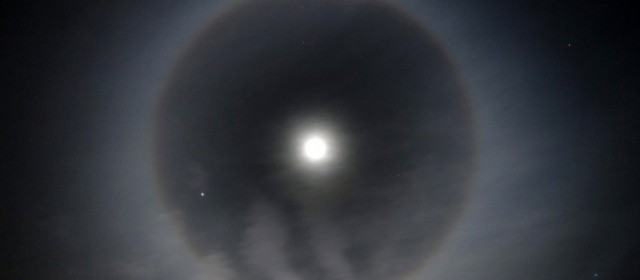 Moon Halo – It’s normal honestly.