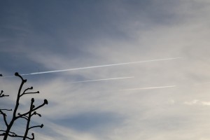 3 aircraft in formation. Each trails is different !